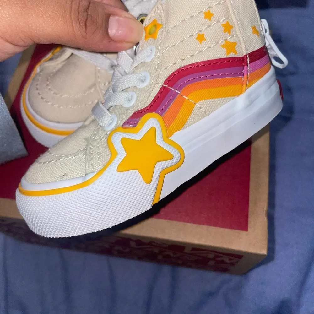 Vans Kids High-Top Sneakers‎ in Cream, Orange, and Red